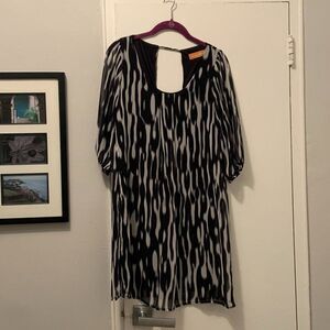 Ashley Hilton Black and White Dress Size Small